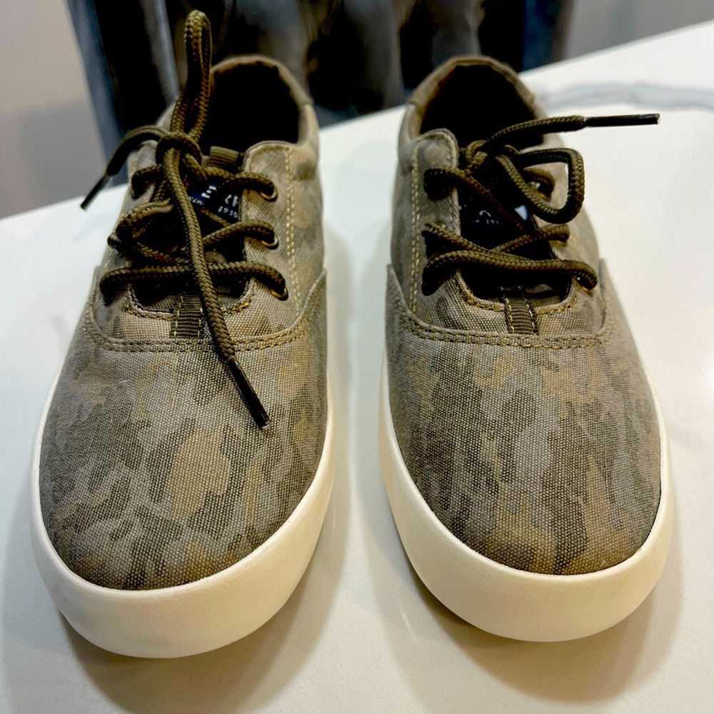Sperry Spinnaker BOYS Washable sneaker in faded green camo